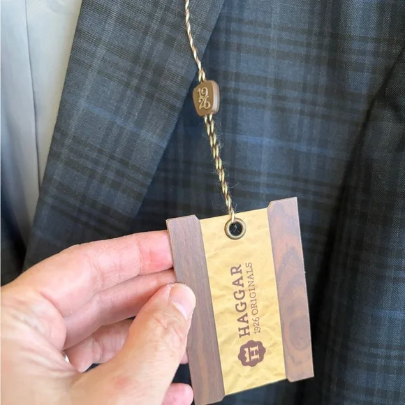 New with Tags Haggar Men's Navy and Grey plaid  Blazer size 46R. Poly Viscose - Picture 2 of 8